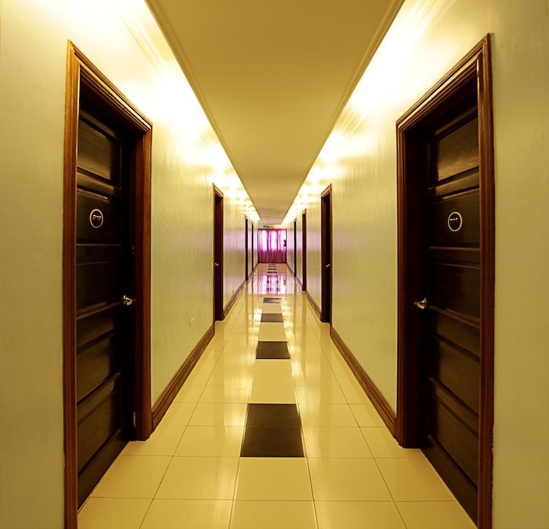 Holiday Plaza Hotel Tuguegarao City Exterior photo