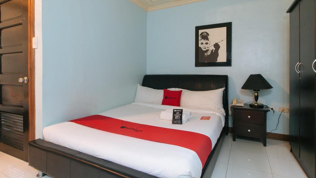 Holiday Plaza Hotel Tuguegarao City Exterior photo