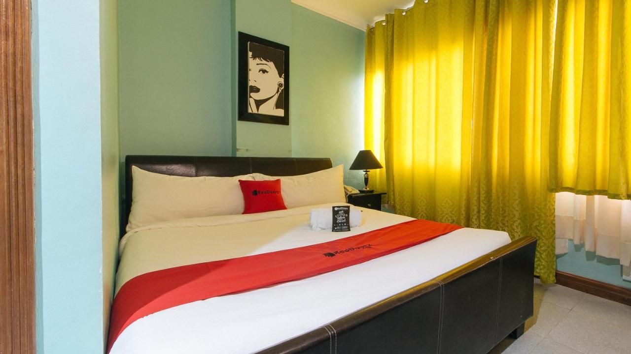 Holiday Plaza Hotel Tuguegarao City Exterior photo