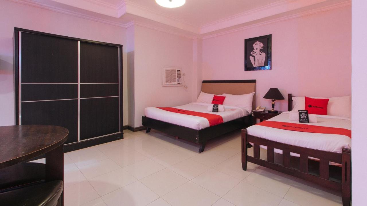 Holiday Plaza Hotel Tuguegarao City Exterior photo