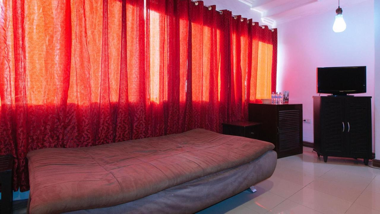 Holiday Plaza Hotel Tuguegarao City Exterior photo