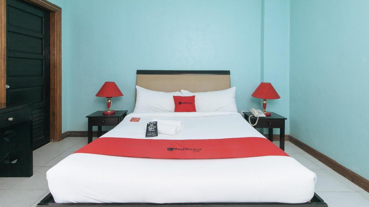 Holiday Plaza Hotel Tuguegarao City Exterior photo