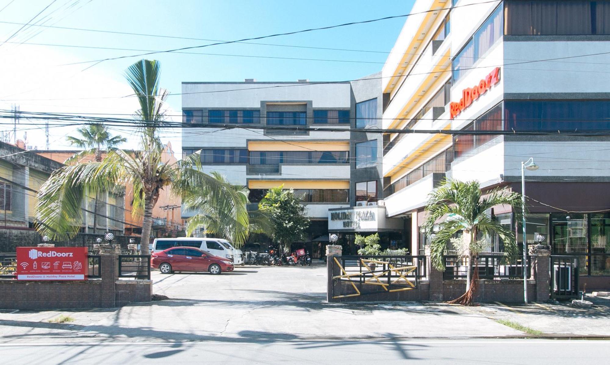Holiday Plaza Hotel Tuguegarao City Exterior photo