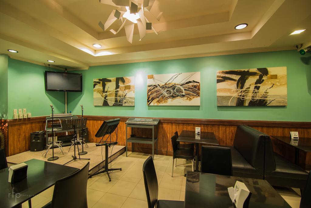 Holiday Plaza Hotel Tuguegarao City Exterior photo
