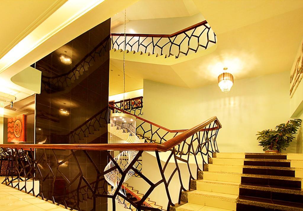 Holiday Plaza Hotel Tuguegarao City Exterior photo